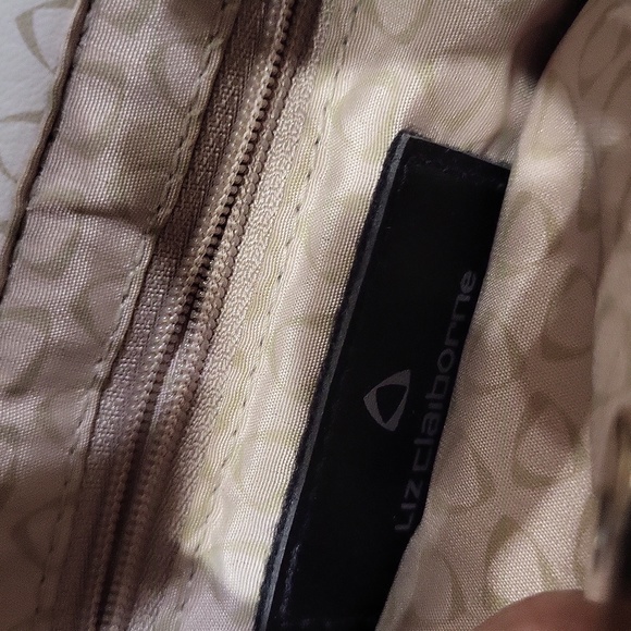 EUC Liz Claiborne women's small handbag crossbody bag purse, white - Picture 10 of 11